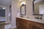 Jack and Jill Guest Bath Between Queen Bedrooms